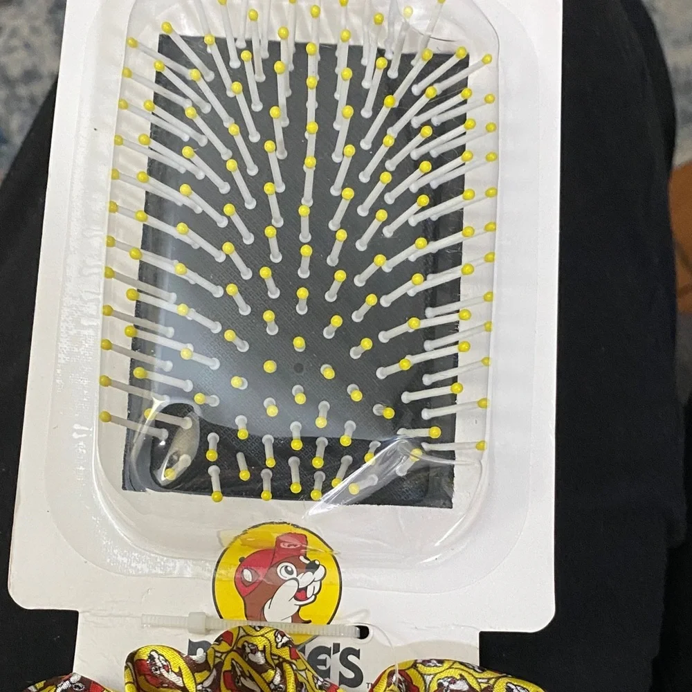 Buc-ee's Women’s Hair Brush & Scrunchie Set - Black with Yellow/Blue Accents